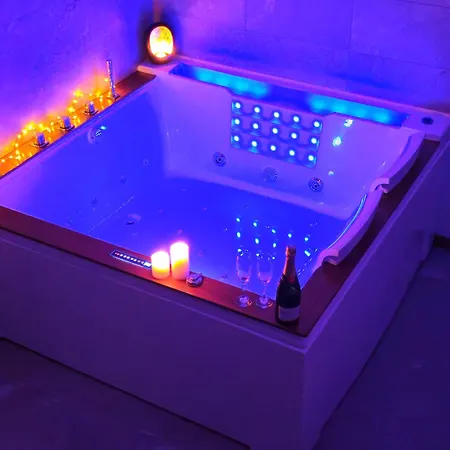 Loft De Luxe Le Chic, Grand Jacuzzi, Vue Port De Plaisance Apartamento